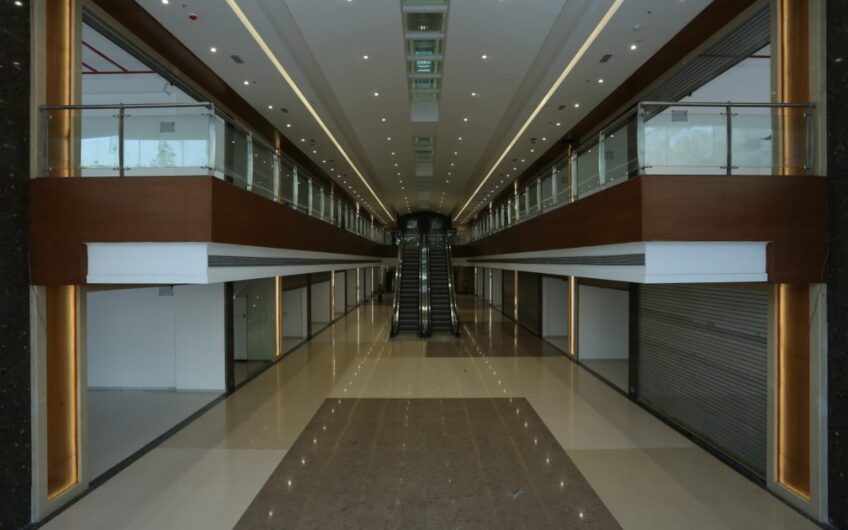 SHOWROOM SPACE ON LEASE AT FC ROAD, PUNE
